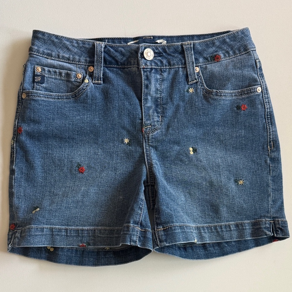 Denim shorts with embroidered flowers